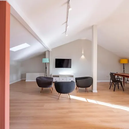 Homie - A Majestic 4 Bedroom Boasting A Private Garden And Terrace In Levent #83 Apartment